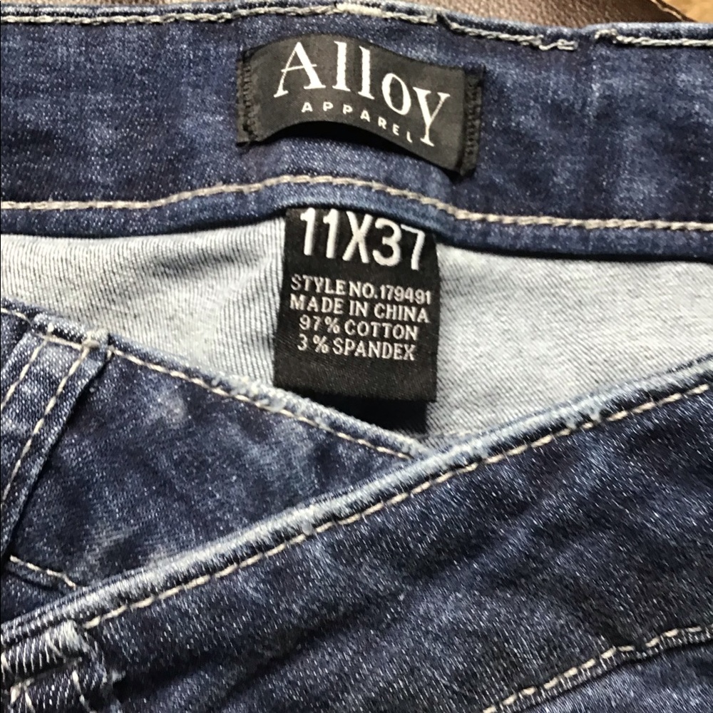 Jeans - Picture 2 of 5